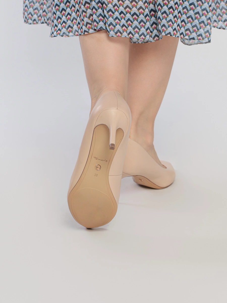 Туфли-лодочки бежевого цвета из натуральной кожи